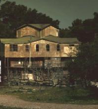 Кошка, шляпа и кусок веревки